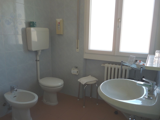 Imagen de la habitación del Hotel Alpino, Malcesine. Foto 14