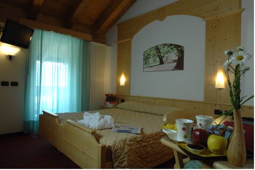 Imagen de la habitación del Hotel Alpino, Varena. Foto 5