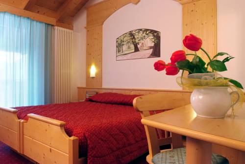 Imagen de la habitación del Hotel Alpino, Varena. Foto 14