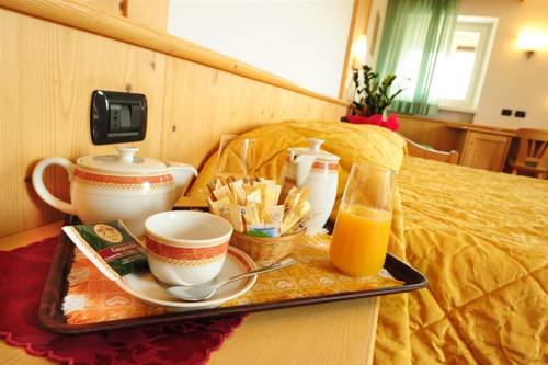 Imagen de la habitación del Hotel Alpino, Varena. Foto 15