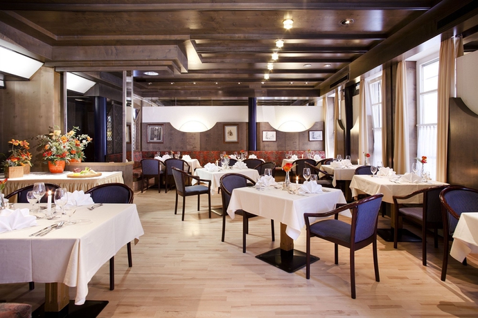 Imagen del bar/restaurante del Hotel Alpinpark. Foto 2