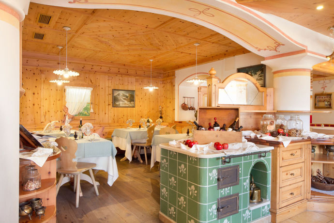 Imagen de la habitación del Hotel Alpotel Dolomiten. Foto 8