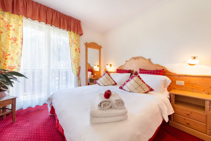 Imagen de la habitación del Hotel Alpotel Dolomiten. Foto 12