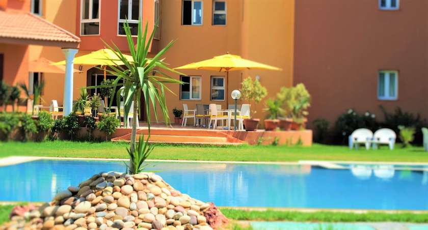 Imagen de la piscina del Hotel Alrawabi. Foto 19