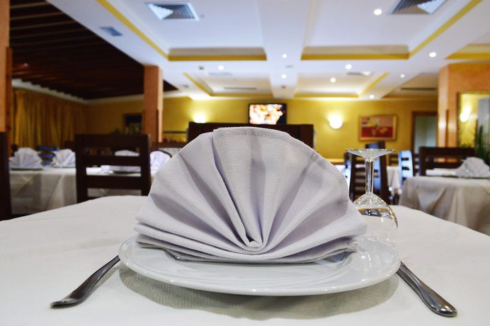 Imagen del bar/restaurante del Hotel Alrawabi. Foto 6