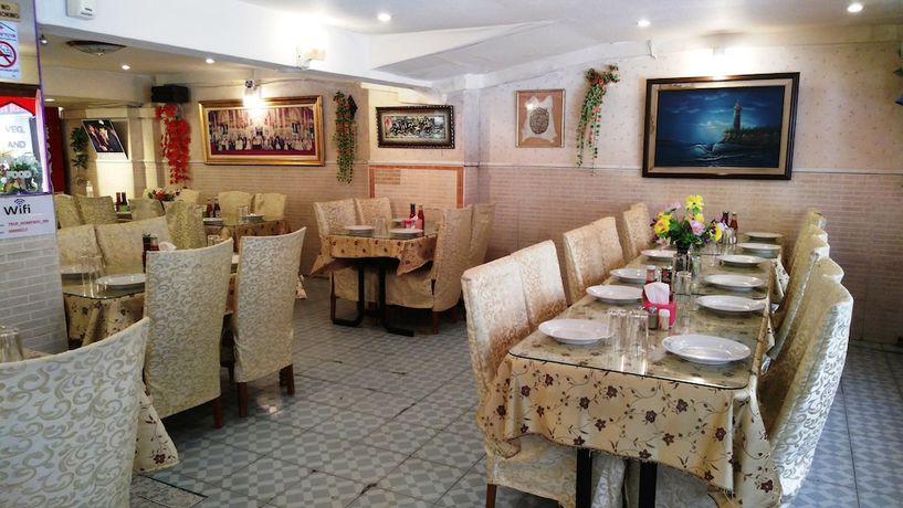 Imagen del bar/restaurante del Hotel Al-sana. Foto 2