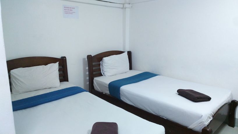Imagen de la habitación del Hotel Al-sana. Foto 10