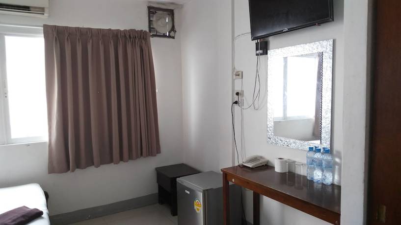 Imagen de la habitación del Hotel Al-sana. Foto 12