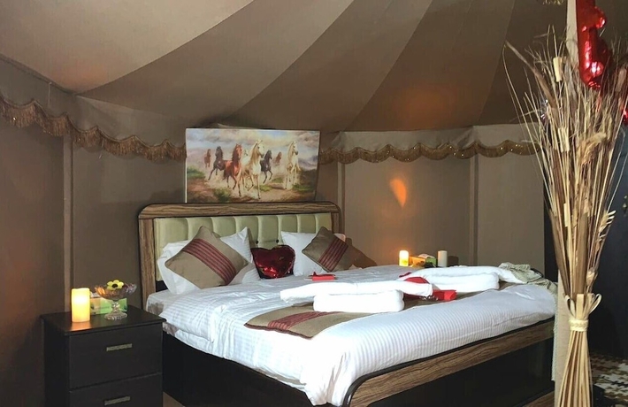 Imagen de la habitación del Hotel Alsarmadi Desert Camp. Foto 5
