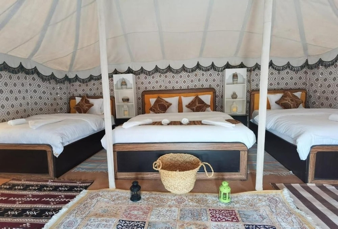Imagen de la habitación del Hotel Alsarmadi Desert Camp. Foto 11