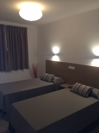 Imagen de la habitación del Hotel Alsol Los Leones Bungalows. Foto 3