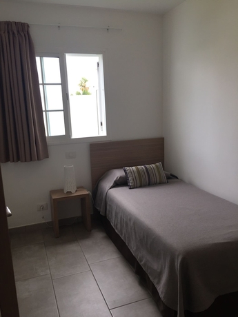 Imagen de la habitación del Hotel Alsol Los Leones Bungalows. Foto 4