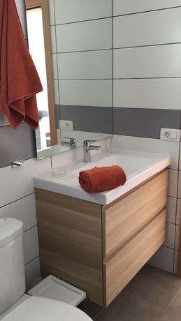 Imagen de la habitación del Hotel Alsol Los Leones Bungalows. Foto 5