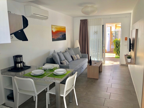 Imagen de los interiores del Hotel Alsol Los Leones Bungalows. Foto 13
