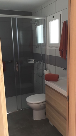 Imagen de la habitación del Hotel Alsol Los Leones Bungalows. Foto 12