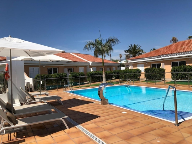 Imagen de la piscina del Hotel Alsol Los Leones Bungalows. Foto 15