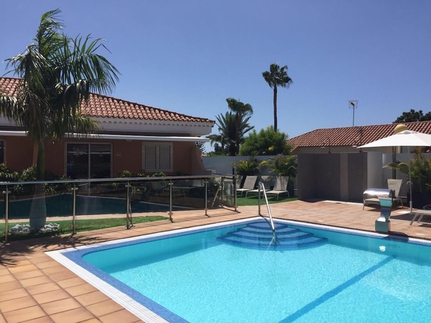 Imagen de la piscina del Hotel Alsol Los Leones Bungalows. Foto 16
