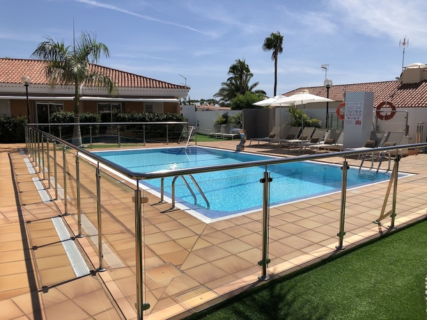 Imagen de la piscina del Hotel Alsol Los Leones Bungalows. Foto 19