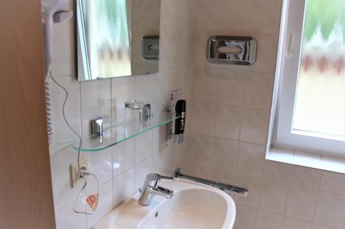 Imagen de la habitación del Hotel Alsterquelle. Foto 6