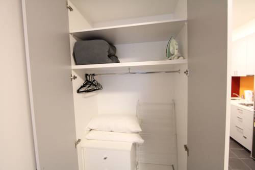 Imagen de la habitación del Hotel Alston Apartments. Foto 5