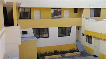 Imagen de los exteriores del Hotel Alston Inn. Foto 12