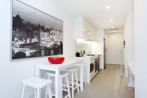 Imagen de la habitación del Hotel Alt Tower. Foto 5