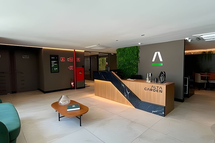 Imagen de los interiores del Hotel Alta Garden. Foto 15