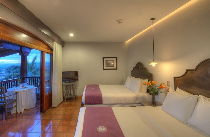 Imagen de la habitación del Hotel Alta Las Palomas. Foto 2