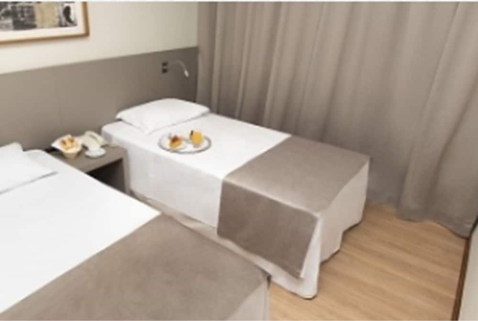 Imagen de la habitación del Hotel Alta Reggia Plaza. Foto 8