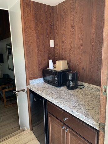 Imagen de la habitación del Hotel Alta Sierra Village Inn. Foto 15