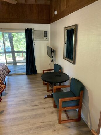 Imagen de la habitación del Hotel Alta Sierra Village Inn. Foto 17