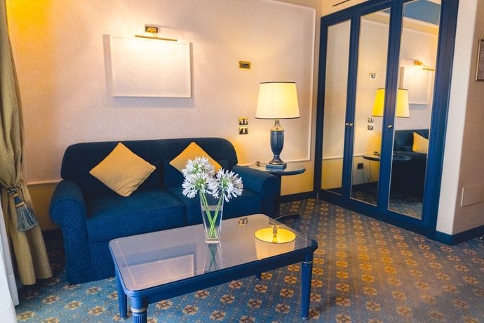 Imagen de la habitación del Hotel Altafiumara Resort and Spa. Foto 8