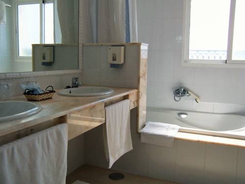 Imagen de la habitación del Hotel Altaia. Foto 12