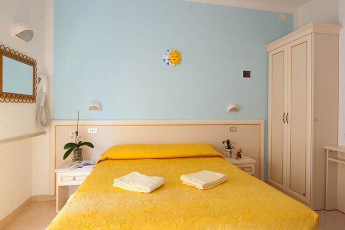 Imagen de la habitación del Hotel Altair, Misano Brasile. Foto 16