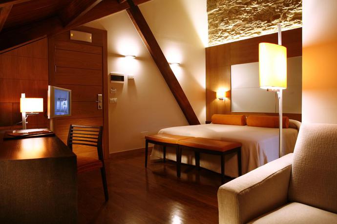 Imagen de la habitación del Hotel Altaïr, Santiago de Compostela. Foto 5