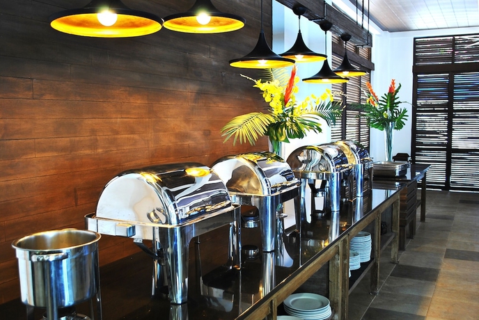 Imagen del bar/restaurante del Hotel Altamare Dive And Leisure Resort Anilao. Foto 4