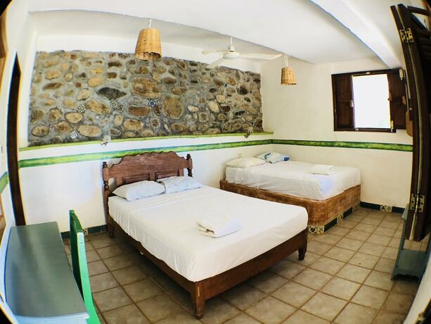 Imagen de la habitación del Hotel Altamira Mazunte. Foto 16
