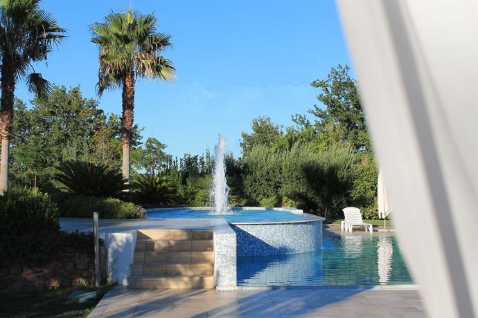 Imagen de la piscina del Hotel Altamira, Orsogna. Foto 10
