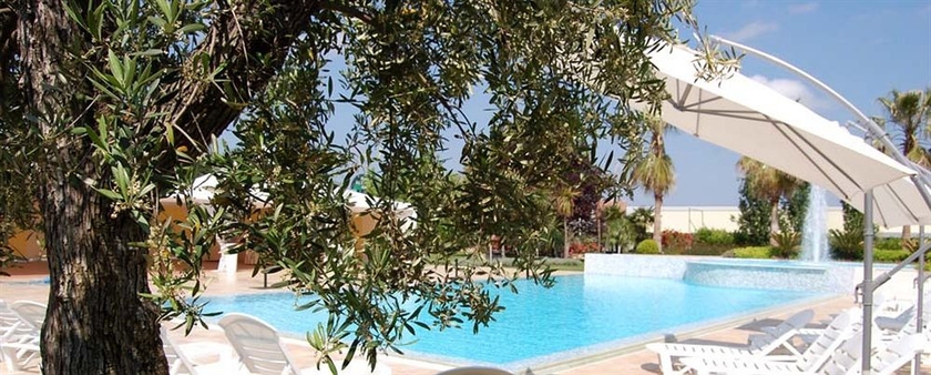 Imagen de la piscina del Hotel Altamira, Orsogna. Foto 12