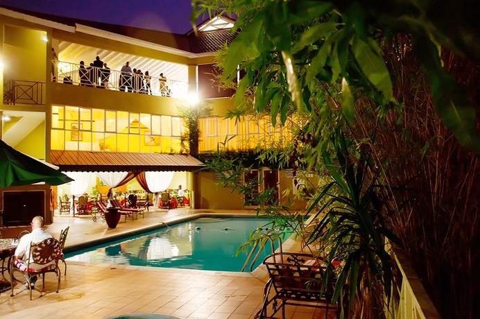 Imagen de la piscina del Hotel Altamont Court. Foto 11