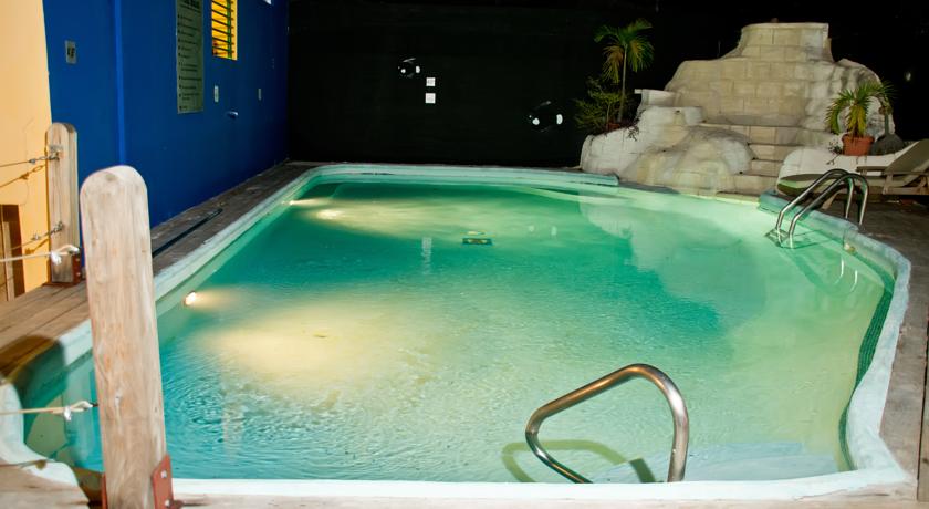 Imagen de la piscina del Hotel Altamont West. Foto 11