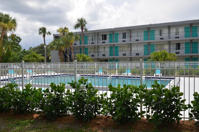 Imagen de la piscina del Hotel Altamonte Springs and Suites. Foto 16