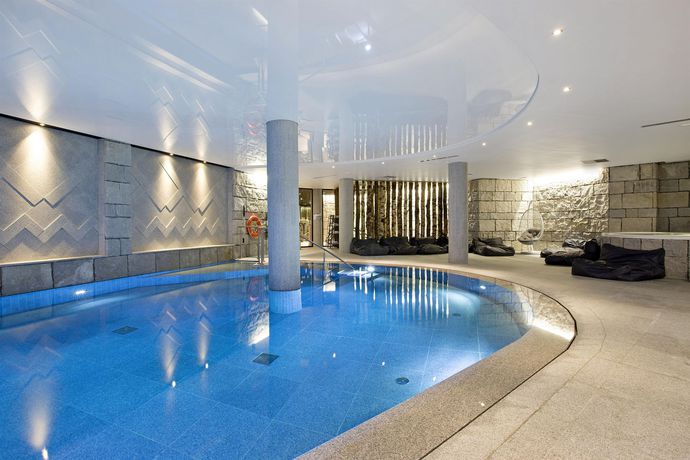 Imagen de la piscina del Hotel Altapura. Foto 15