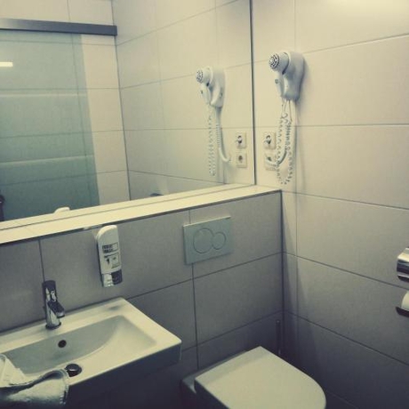 Imagen de la habitación del Hotel Altbacher Hof. Foto 6