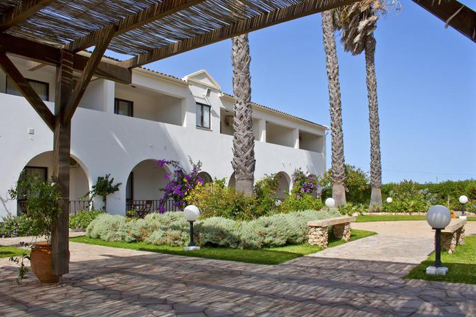 Imagen de los exteriores del Hotel Alte. Foto 4