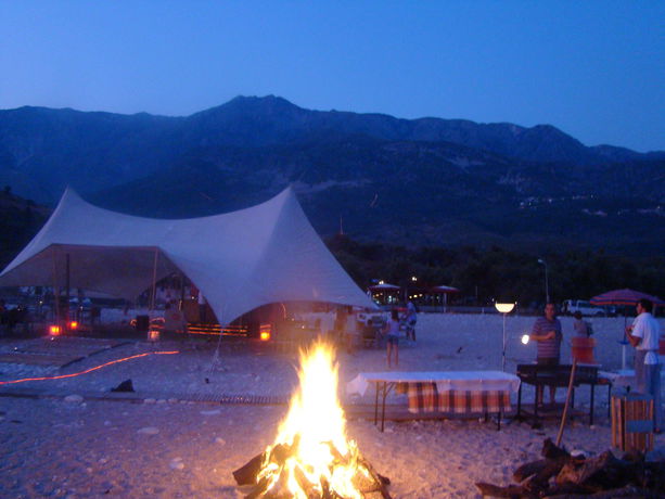 Imagen del bar/restaurante del Hotel Altea Beach Lodges. Foto 2