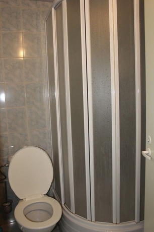 Imagen de la habitación del Hotel Altek. Foto 5