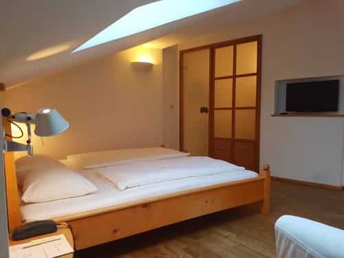 Imagen de la habitación del Hotel Alter Wirt, Grünwald. Foto 6