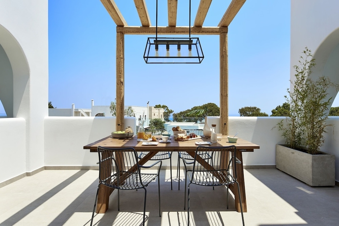 Imagen de la habitación del Hotel Altera Pars Suites. Foto 15