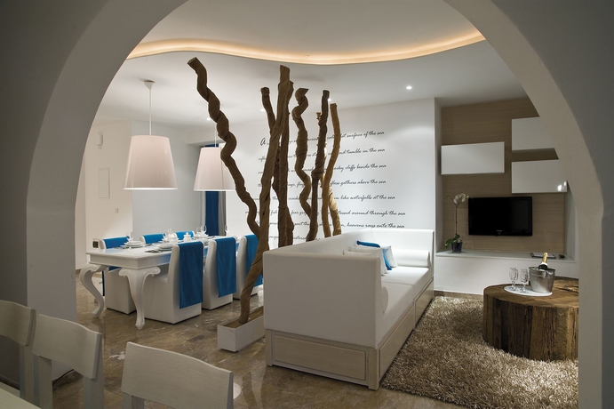 Imagen de la habitación del Hotel Althea Kalamies Luxury Villas. Foto 8